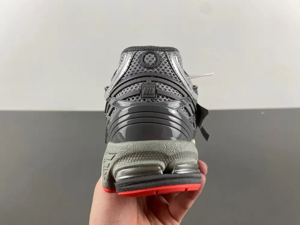 New Balance 1906R 