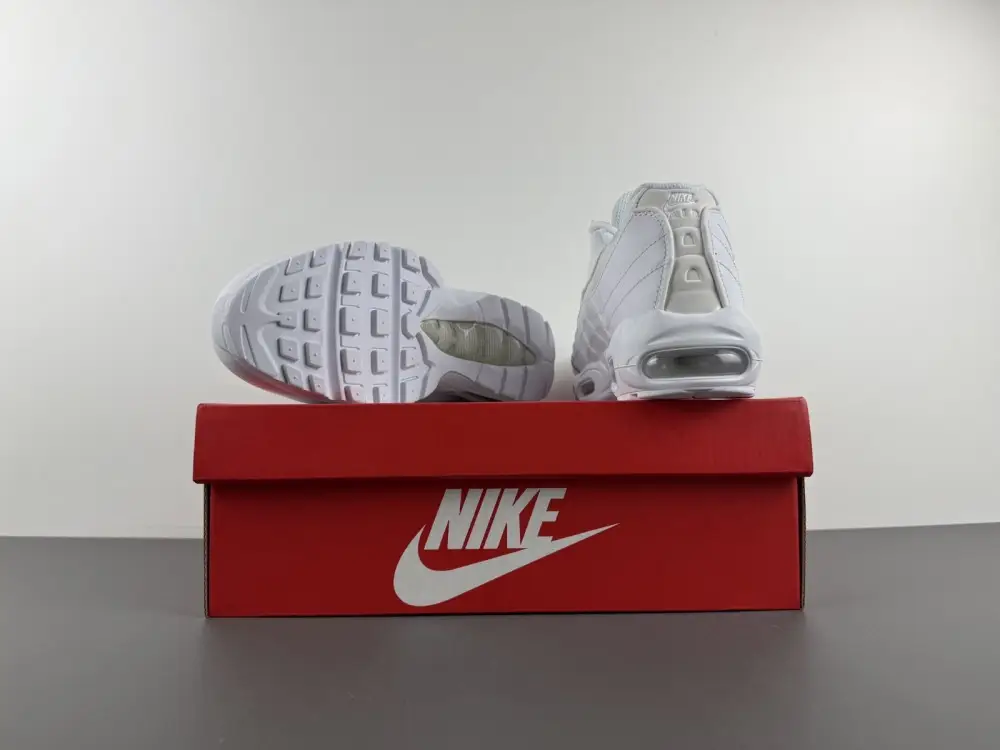 Nike Air Max 95 Essential 