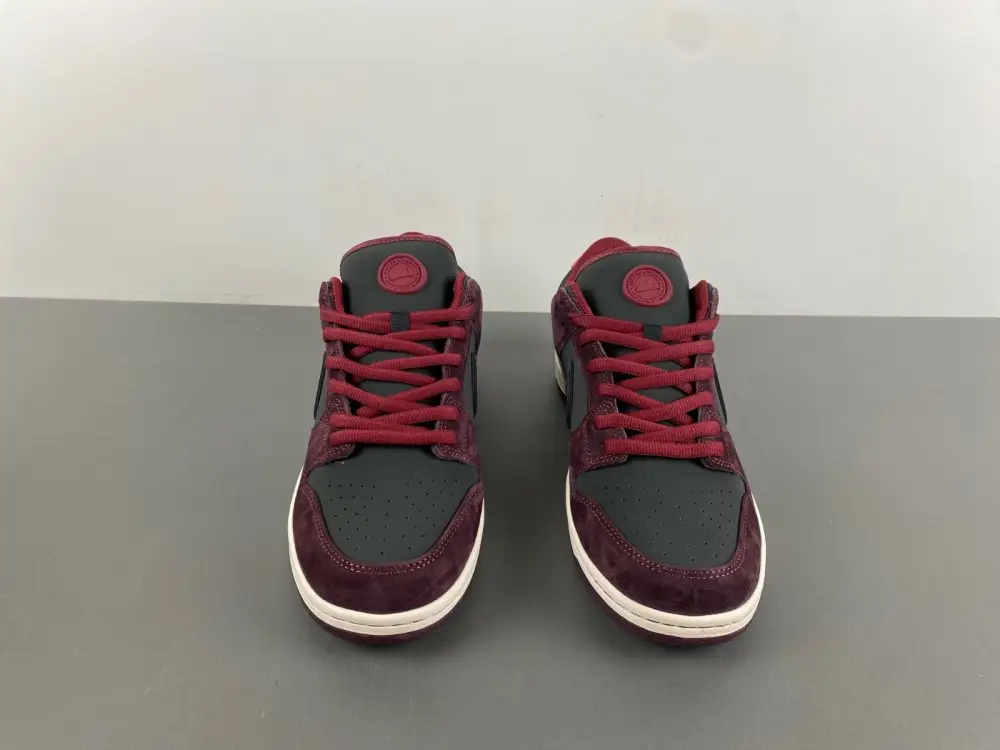 Riot Skateshop x Nike SB Dunk Low 
