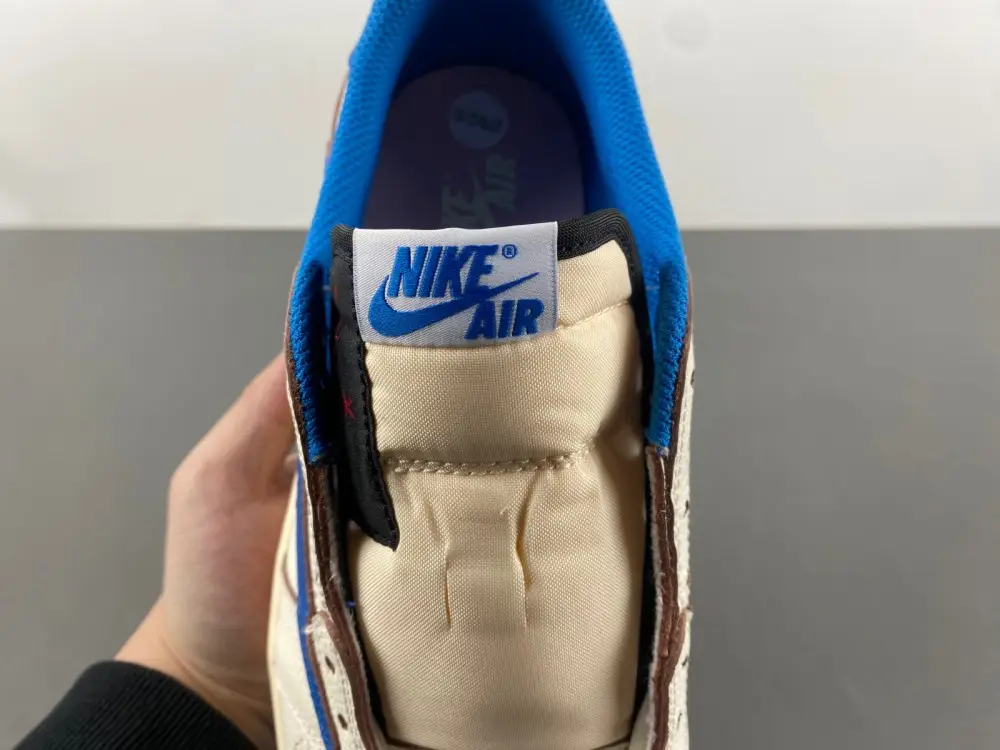 Travis Scott x Fragment x Air Jordan 1 Low OG 2.0 
