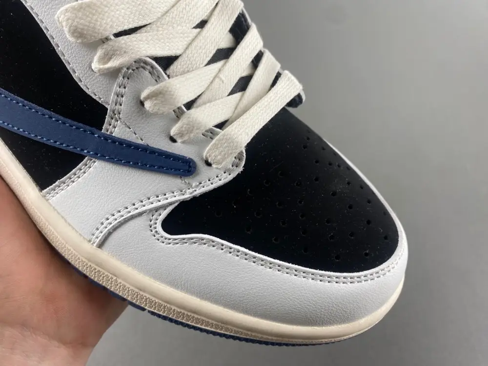 Travis Scott x Air Jordan 1 Low OG 