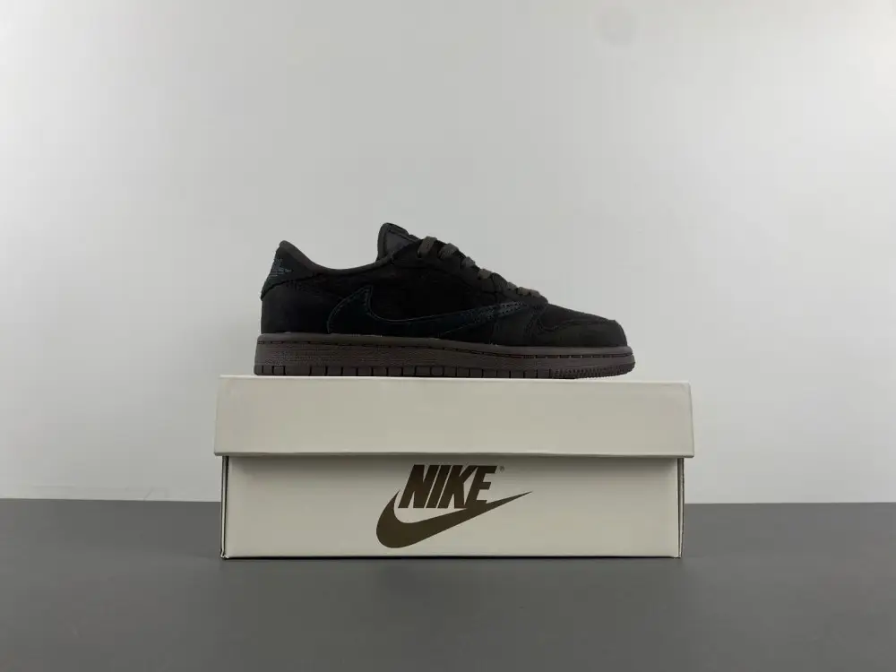 Travis Scott x Air Jordan 1 Low OG 