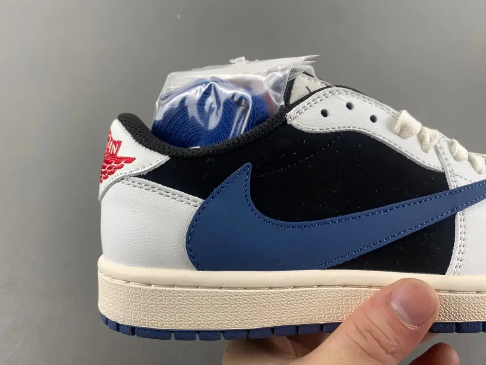 Travis Scott x Air Jordan 1 Low OG 