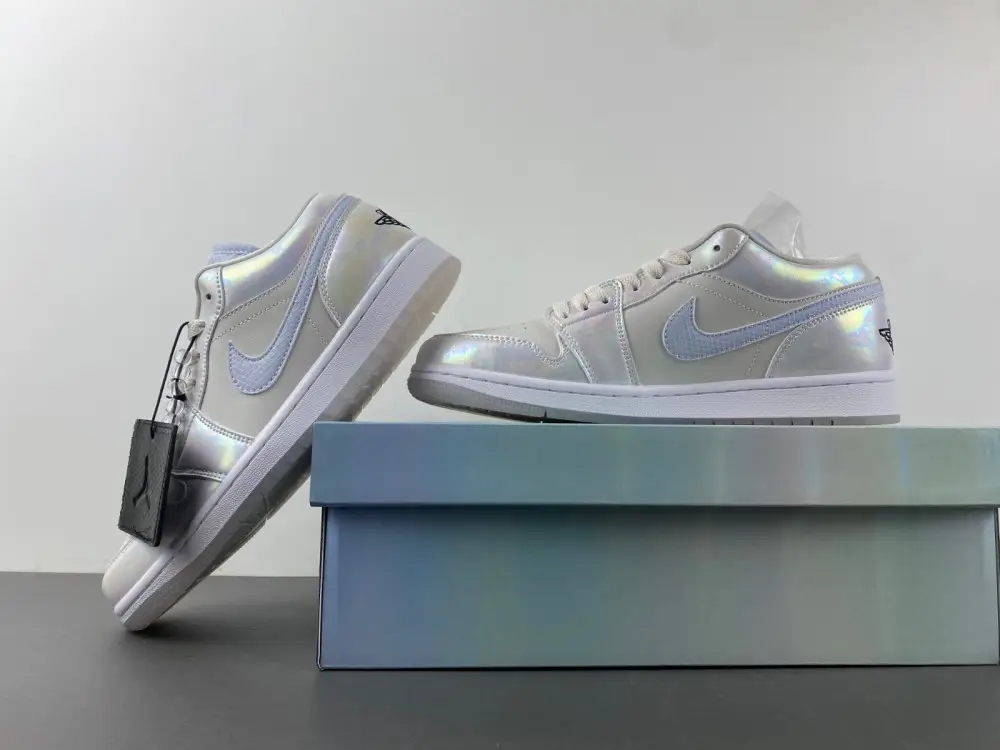 Air Jordan 1 Low SE 