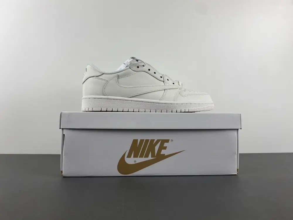 Travis Scott x Air Jordan 1 Low 