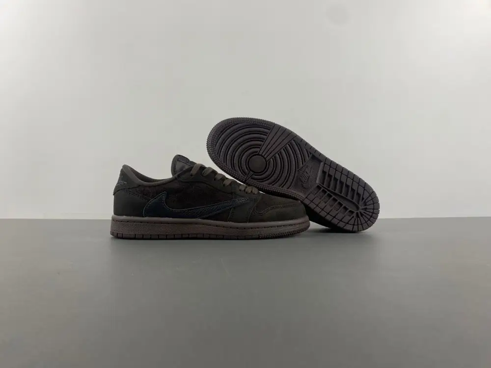 Travis Scott x Air Jordan 1 Low OG 