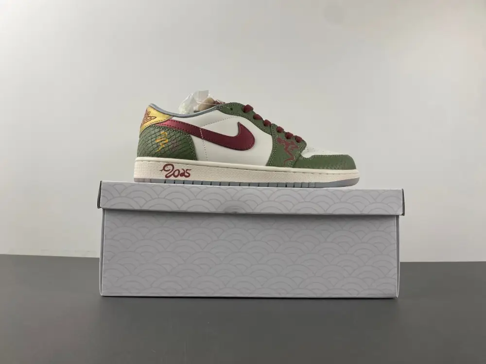 Air Jordan 1 Retro Low OG 'Year of the Dragon' 