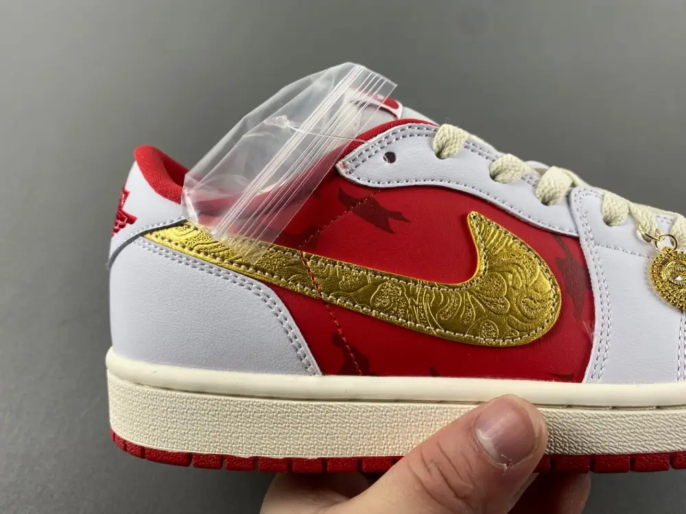 Air Jordan 1 Low 