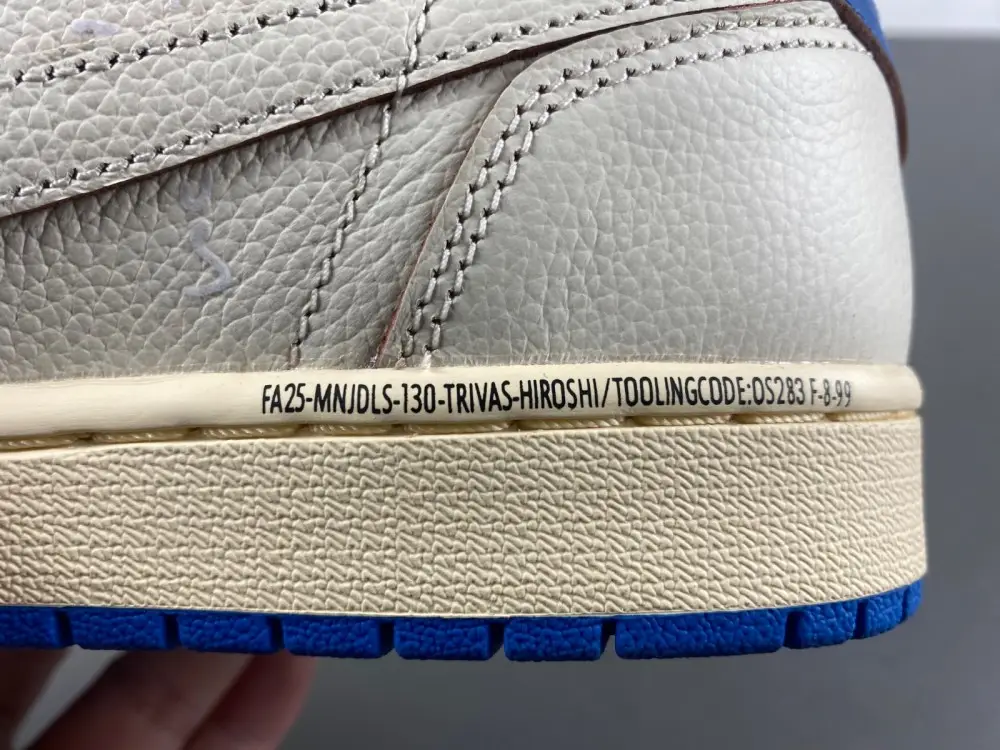 Travis Scott x Fragment x Air Jordan 1 Low OG 2.0 