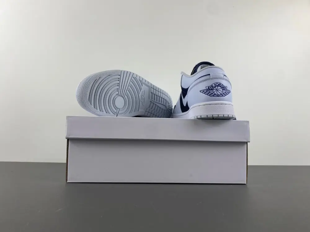 Air Jordan 1 Low 