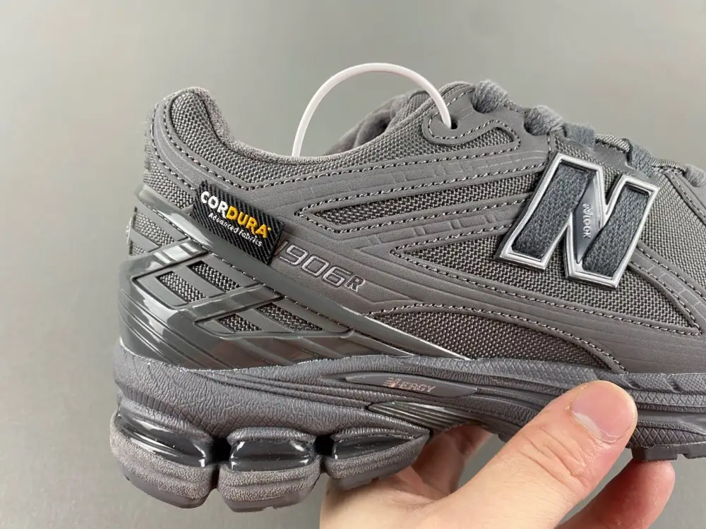 New Balance 1906R 