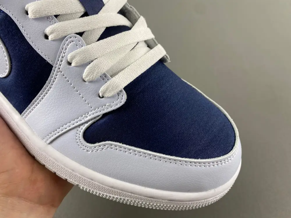 Air Jordan 1 Low 