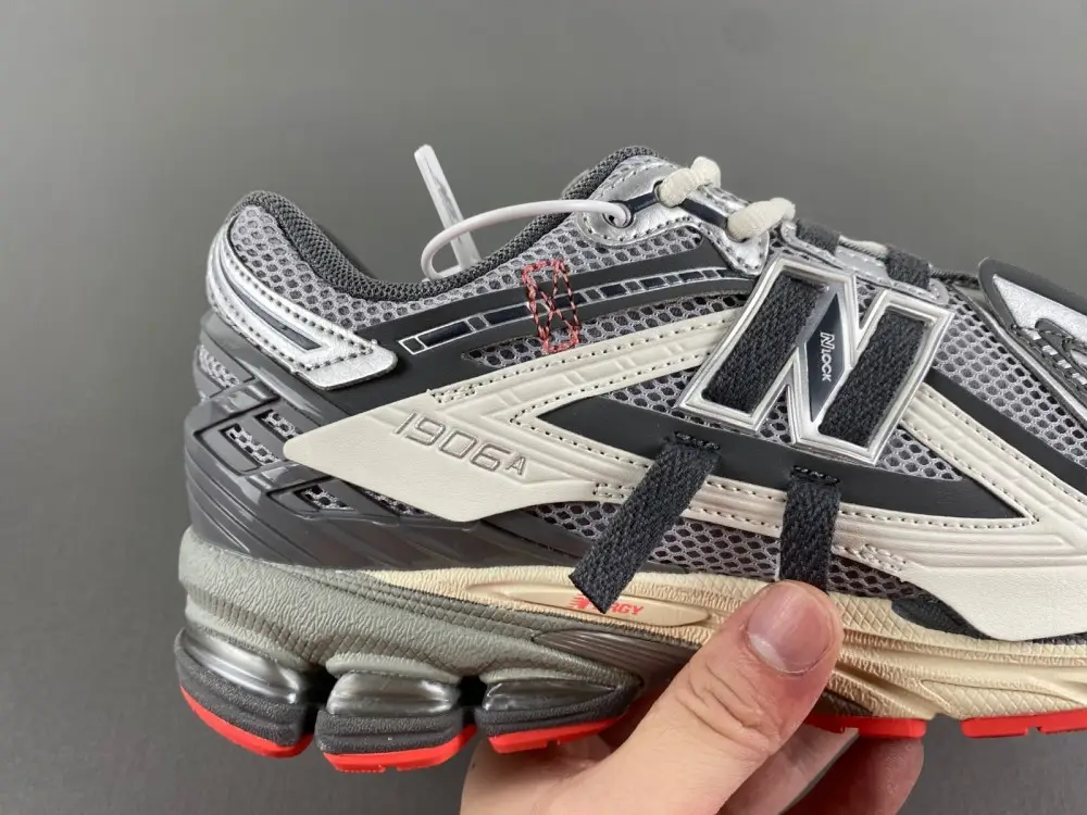 New Balance 1906R 
