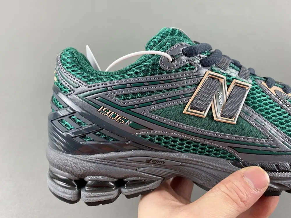 New Balance 1906 