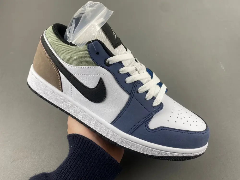 Air Jordan 1 Low 