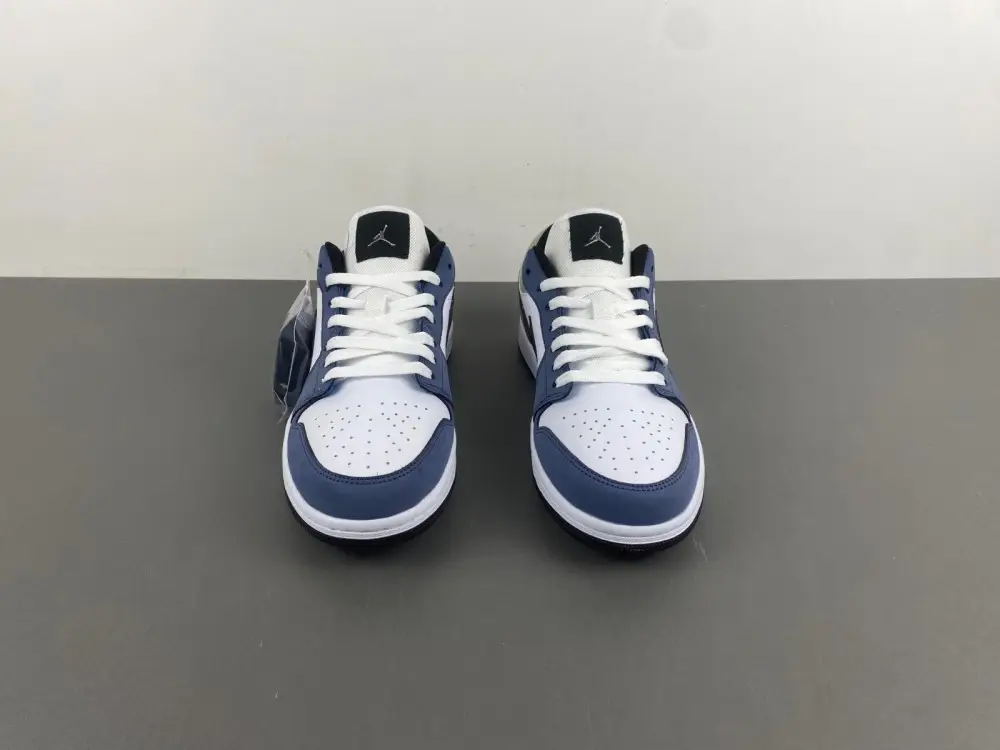 Air Jordan 1 Low 
