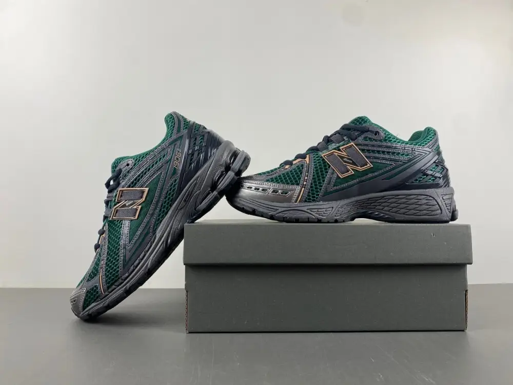 New Balance 1906 