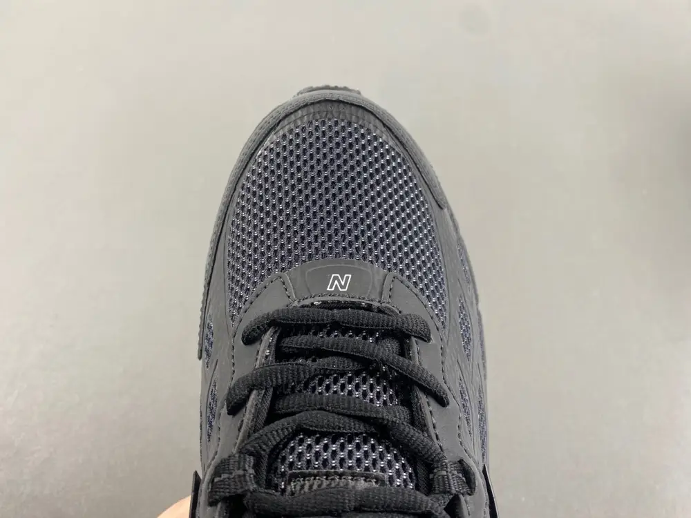 New Balance 1906 