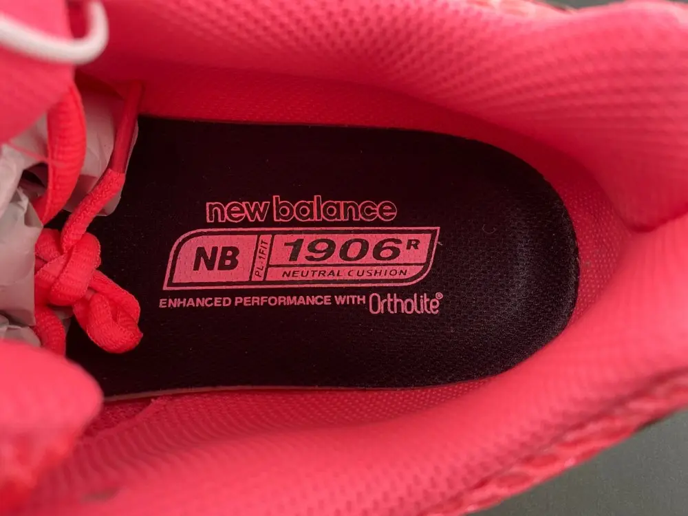New Balance 1906 