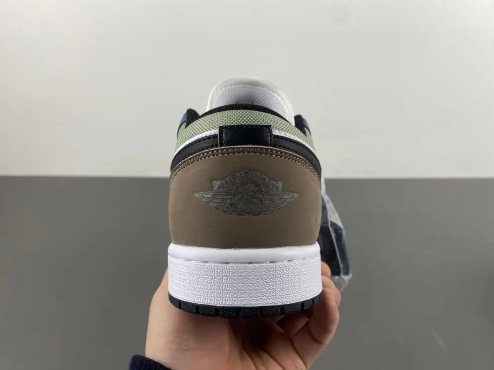 Air Jordan 1 Low 