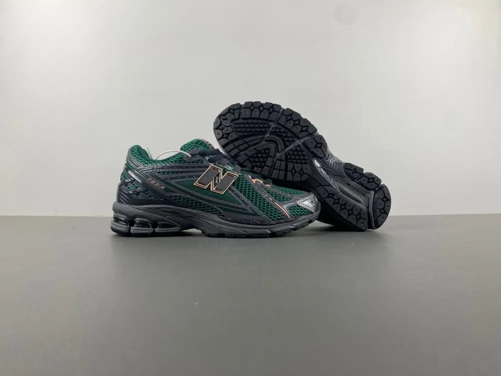 New Balance 1906 