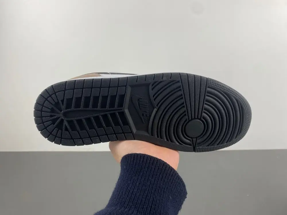 Air Jordan 1 Low 