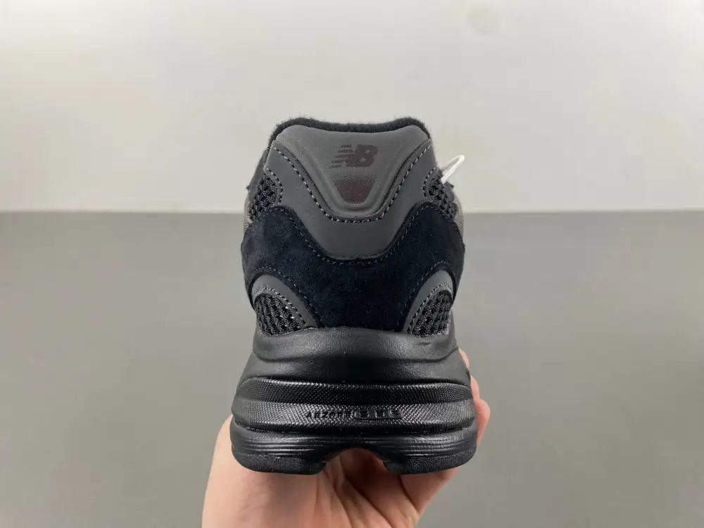 new balance NB  M2010RN 