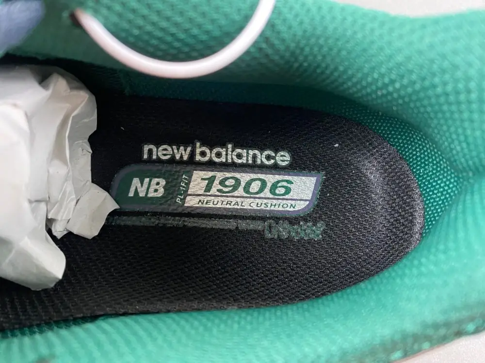 New Balance 1906 