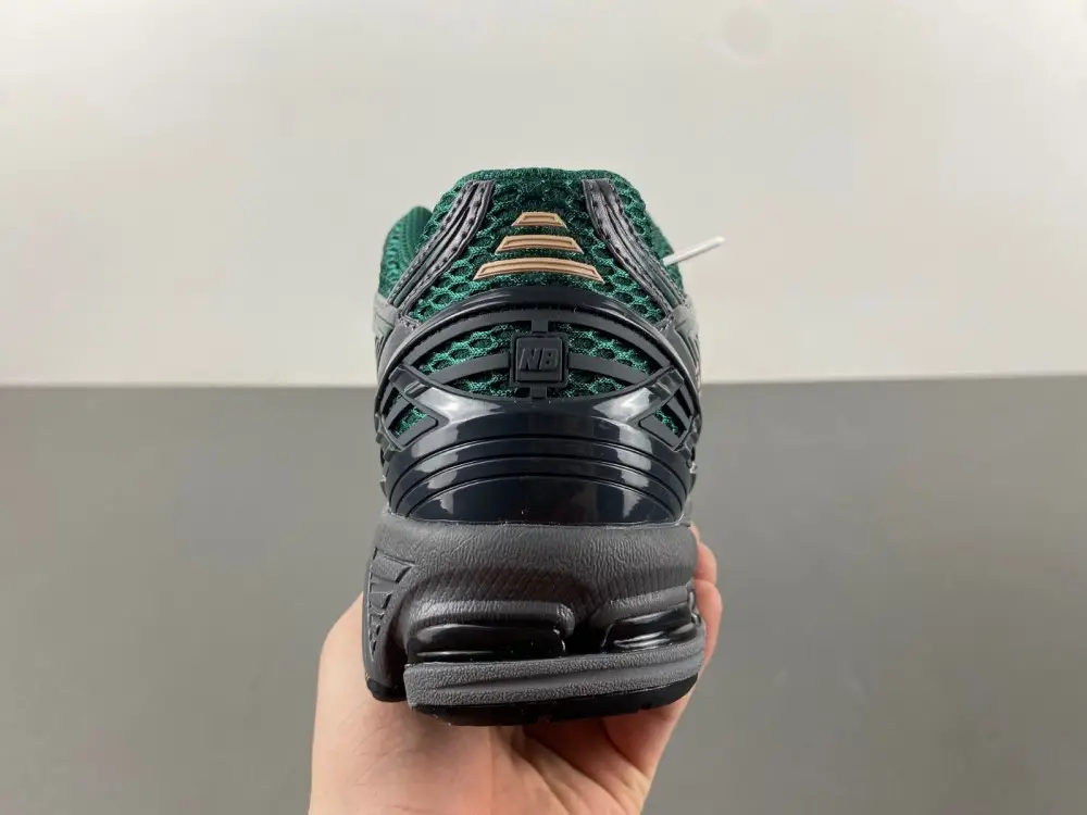 New Balance 1906 