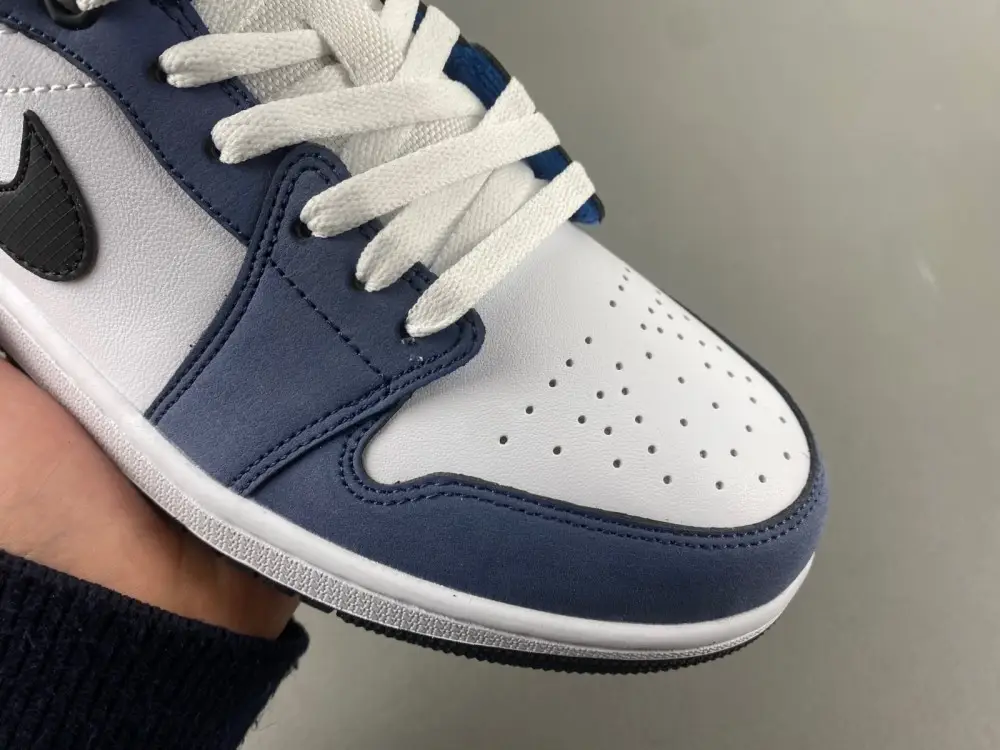 Air Jordan 1 Low 