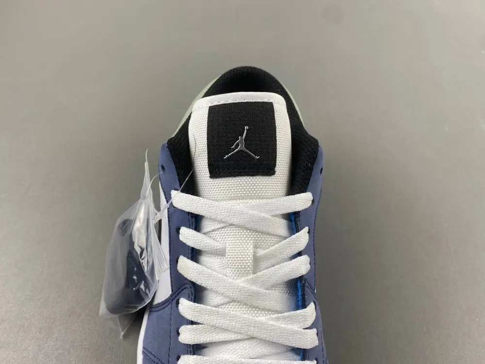 Air Jordan 1 Low 