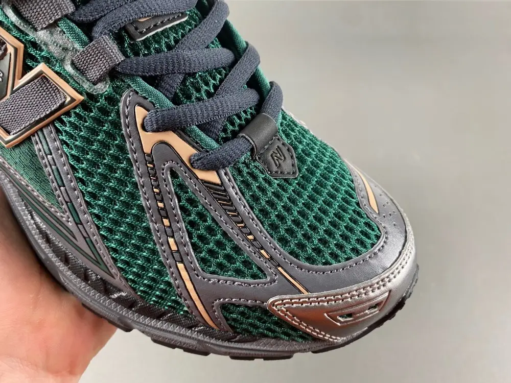 New Balance 1906 