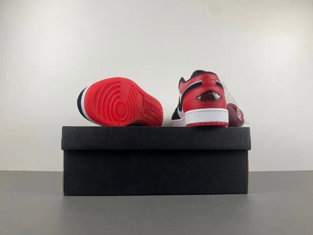 Air Jordan 1 Low 