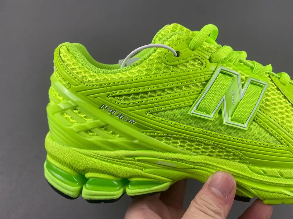 New Balance 1906 
