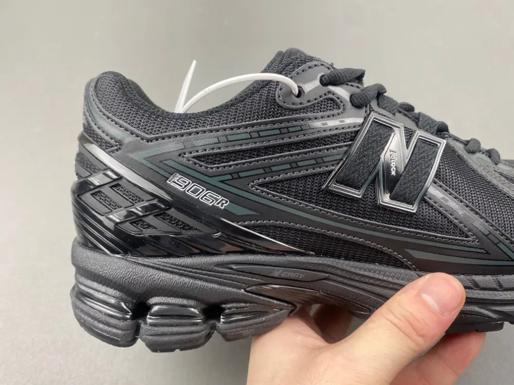 New Balance 1906 