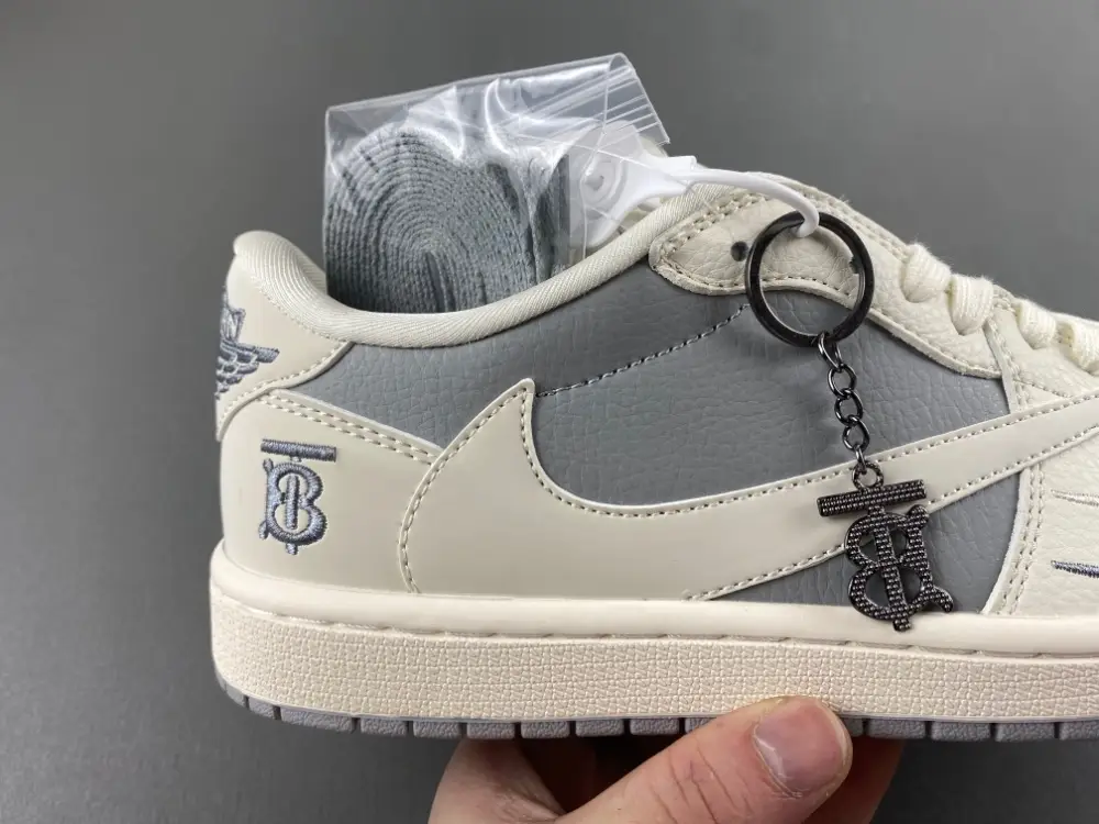 BURBRRY x Travis Scott x Nike Air Jordan 1 Low Nike 
