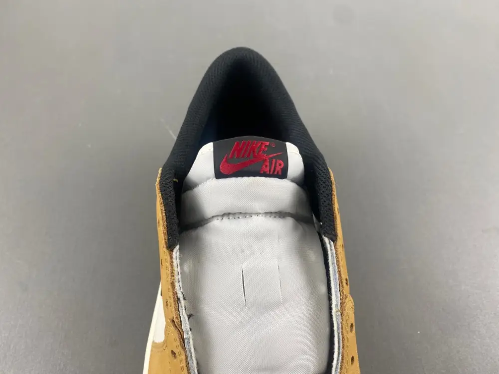 Air Jordan 1 Low 