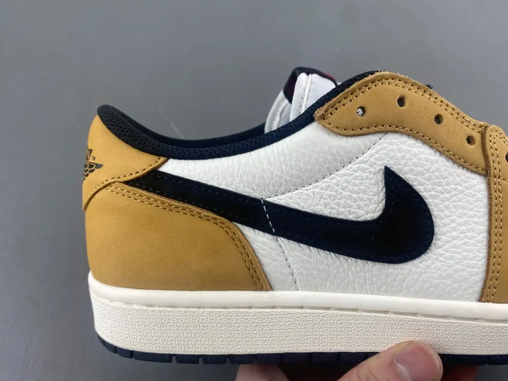 Air Jordan 1 Low 