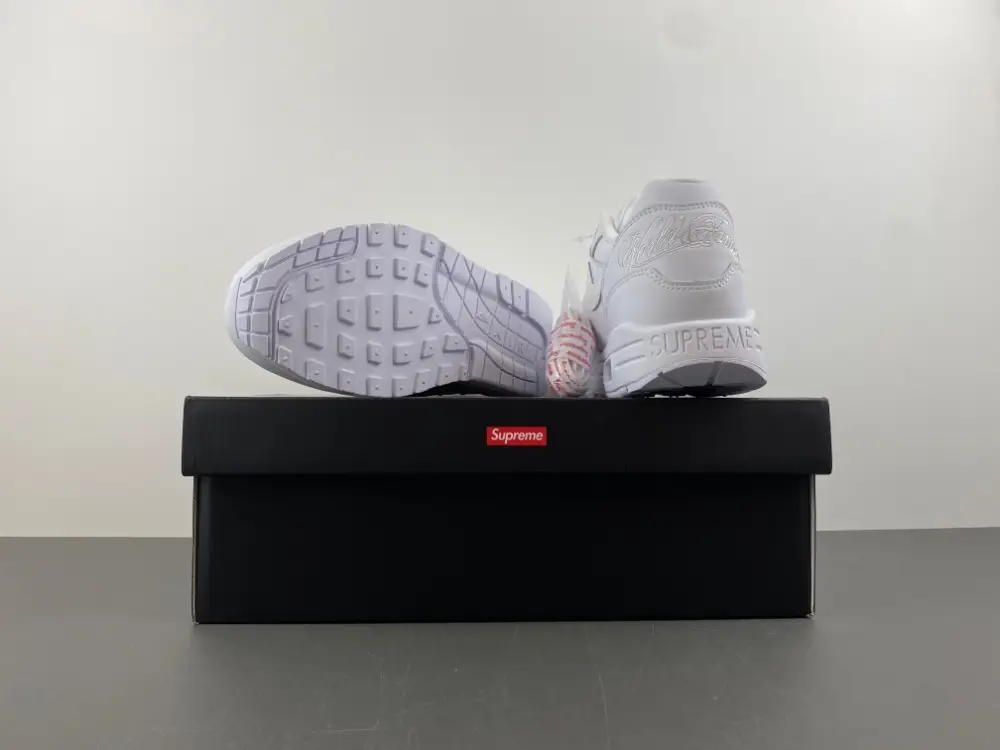 Supreme x Nike Air Max 1 '87 