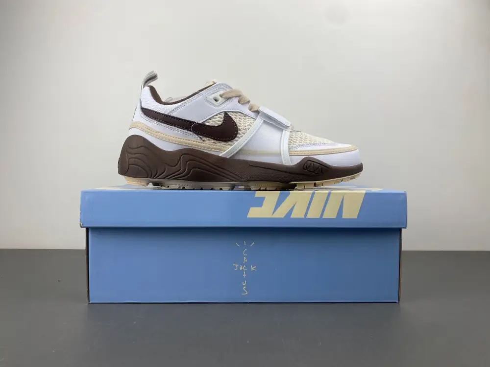 Travis Scott x Nike Zoom Field Jaxx 'Light Chocolate' 