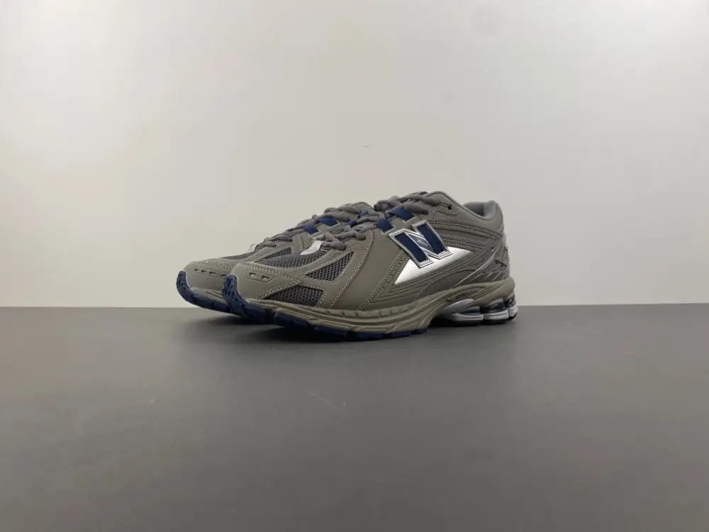 New Balance 1906 