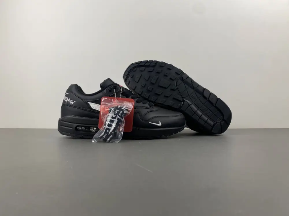 Supreme x Air Max 1 '87 SP ' 