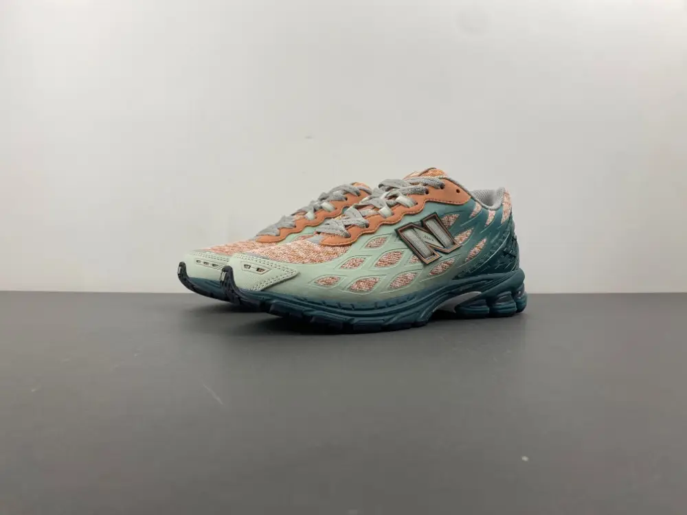 New Balance 1906 