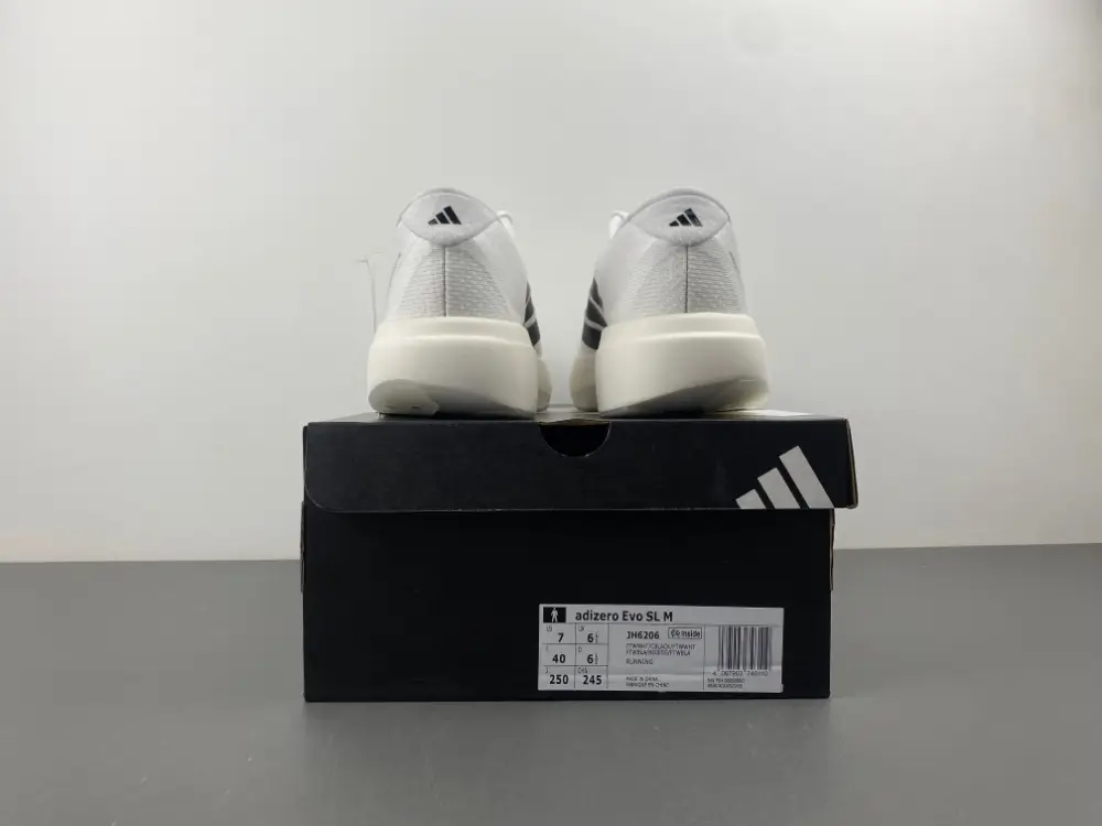 adidas   Evo SL 