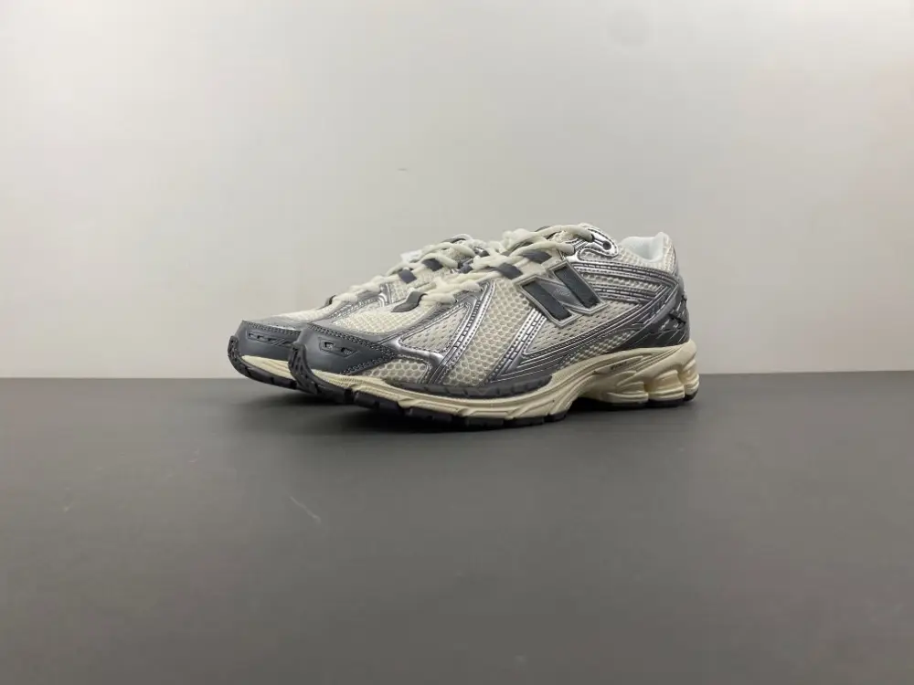 New Balance 1906 