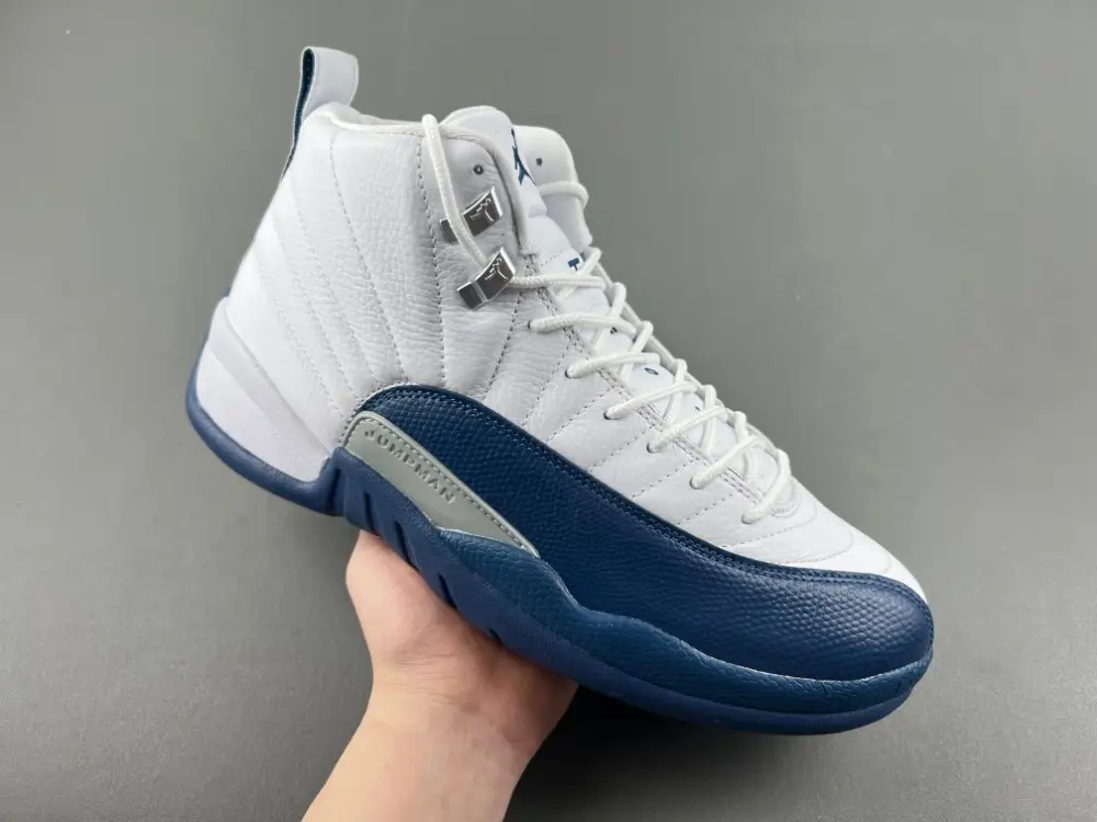 Air Jordan 12 