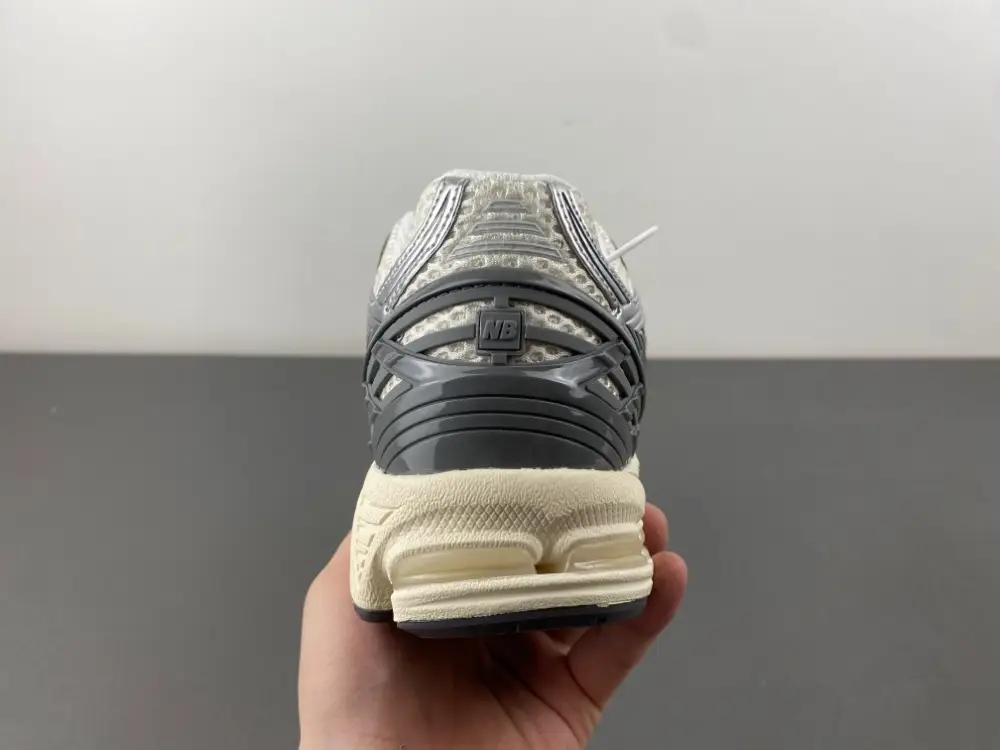 New Balance 1906 