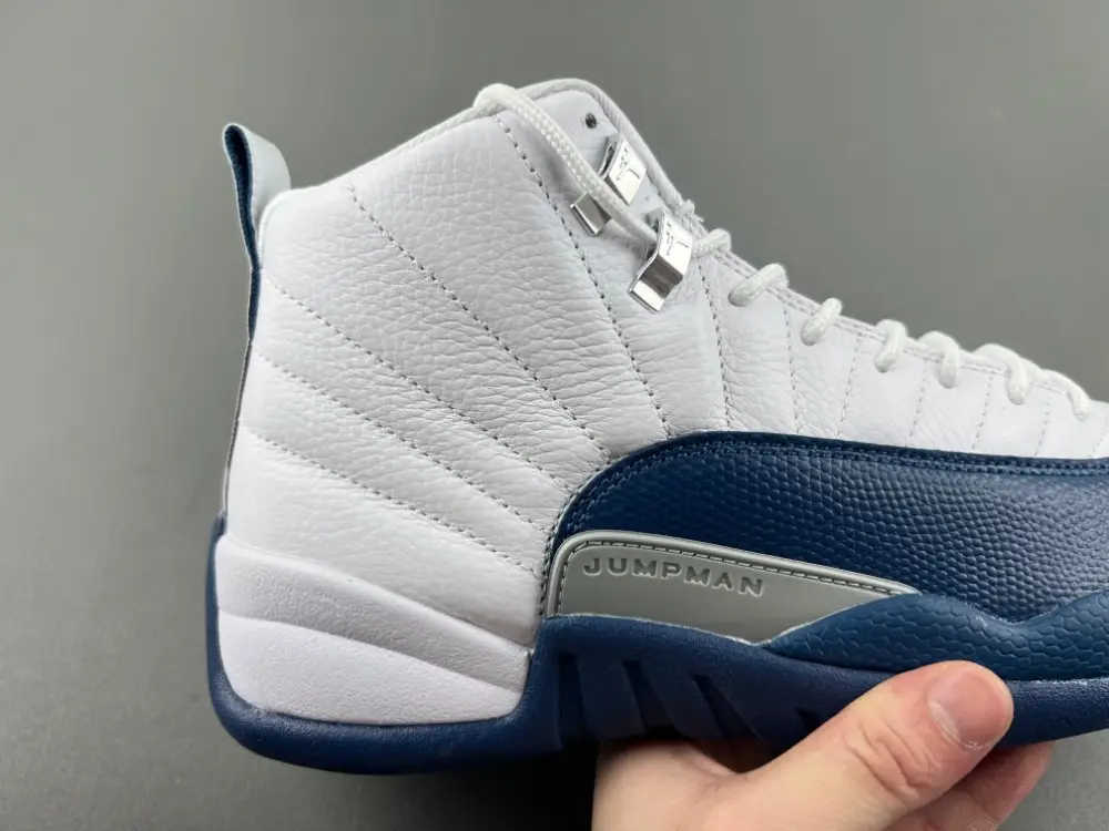 Air Jordan 12 
