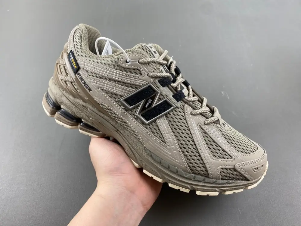New Balance 1906 