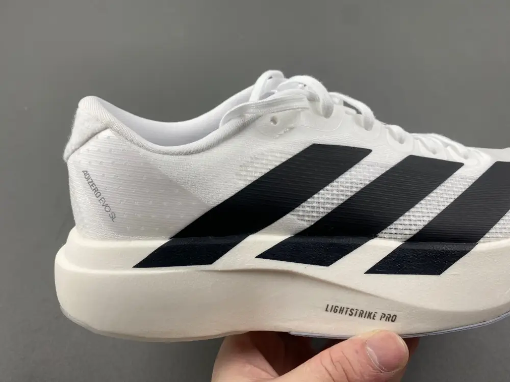 adidas   Evo SL 